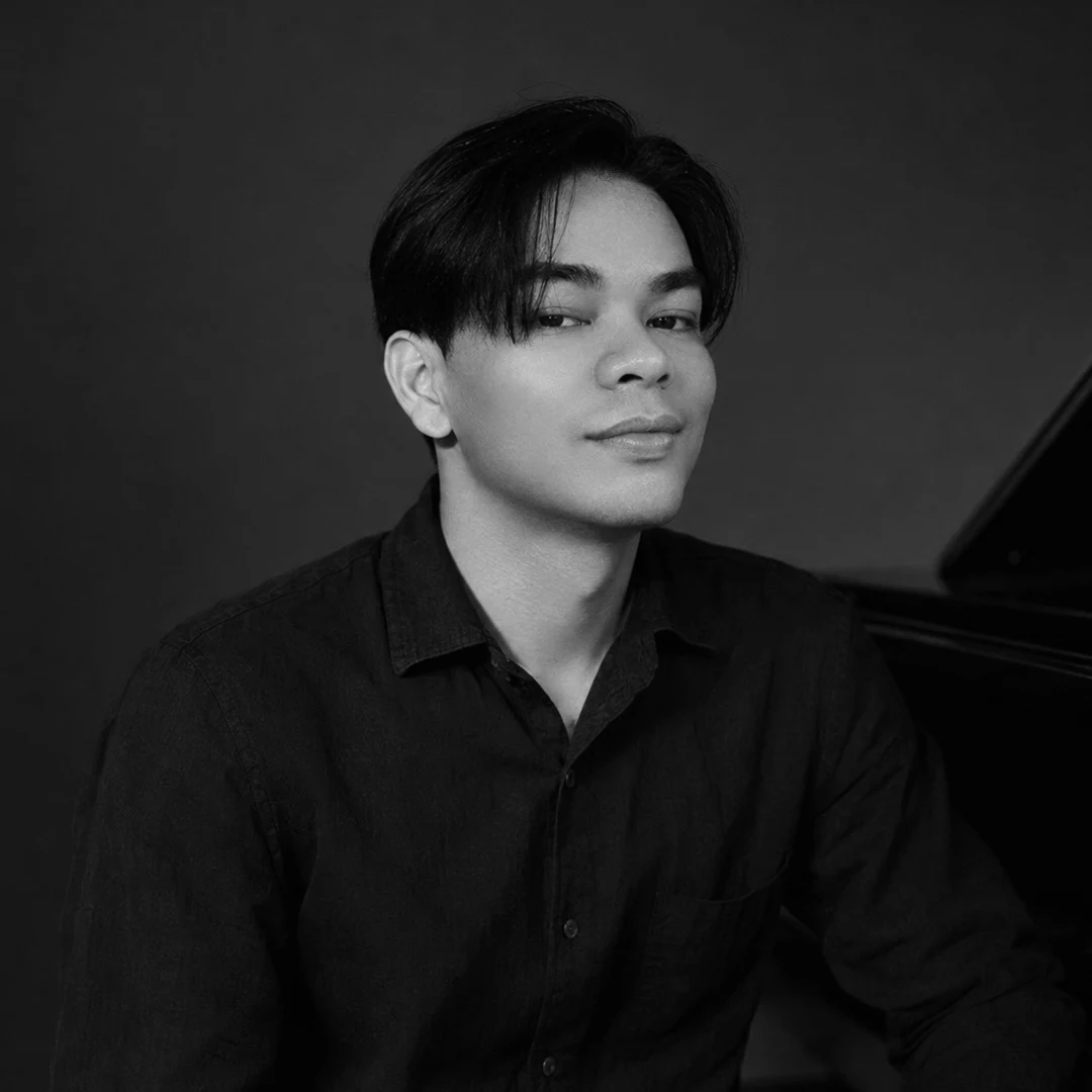 Black and white portrait of Syafiq Zubair